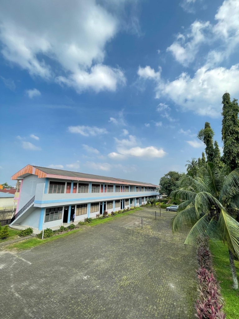 Lingkungan kampus STMIK Neumann